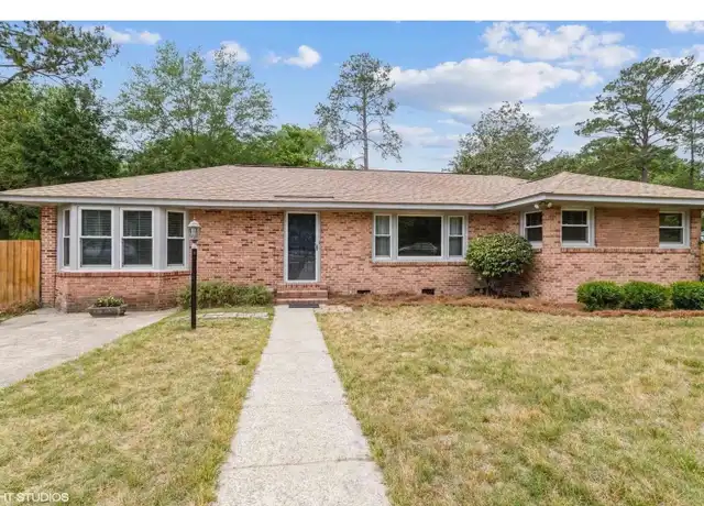 Property at 35 Orchard Cir, Columbia, SC, 29206, 3 beds, 1.5 baths, [object Object]