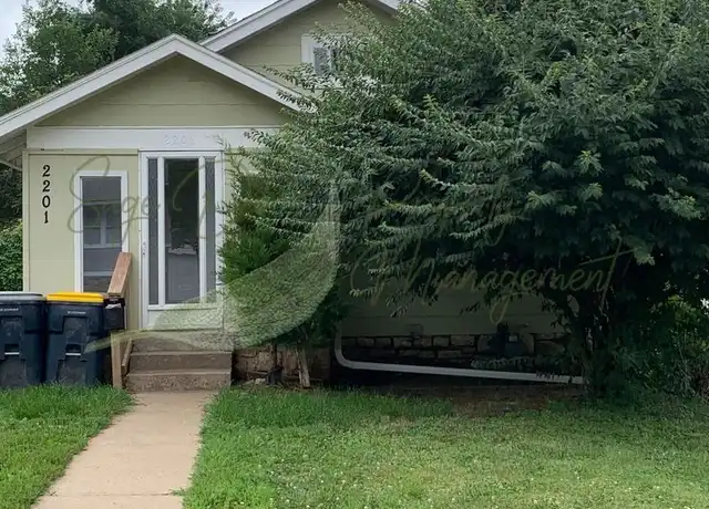 Property at 2201 E 67th St, Kansas City, MO, 64132, 3 beds, 1 bath, [object Object]