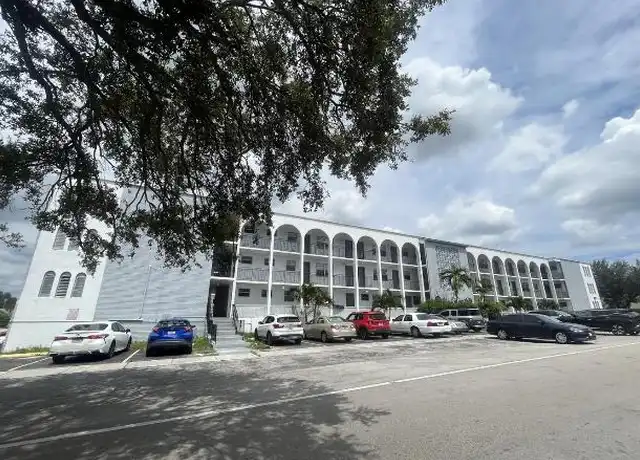 Property at 575 NE 143rd St, North Miami, FL, 33161, 2 beds, 2 baths, [object Object]