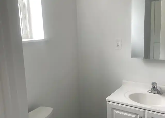 Property at 7 Overlook Ave Unit b, Willow Grove, PA, 19090, 2 beds, 1 bath, [object Object]