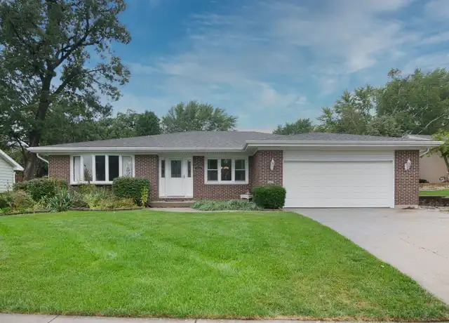 Property at 5006 W Oakwood Dr, McHenry, IL, 60050, 2 beds, 7 baths, [object Object]