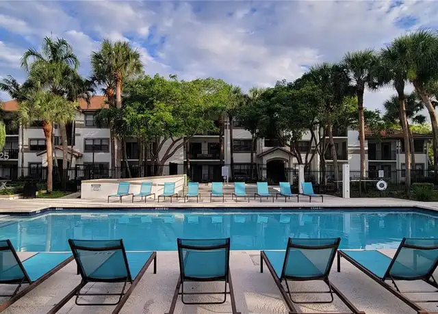 Property at 550 S Park Rd Unit 25-8, Hollywood, FL, 33021, 1 bed, 1 bath, [object Object]