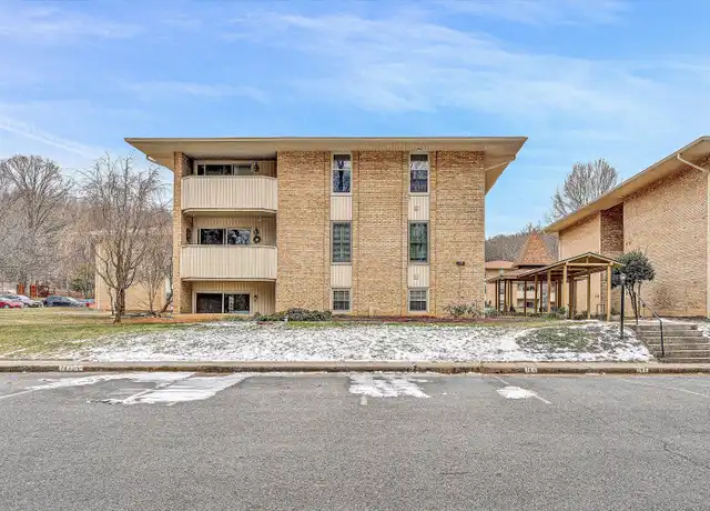 Property at 5260 Crossbow Cir Unit 14A, Roanoke, VA, 24018, 2 beds, 2 baths, [object Object]
