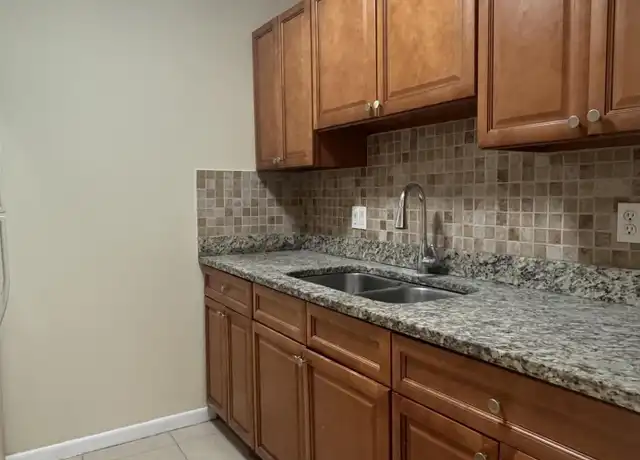 Property at 1324 Gateway Dr Unit C4, Lantana, FL, 33462, 2 beds, 1 bath, [object Object]