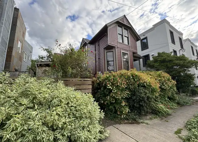 Property at 1120 SE Lincoln St Unit B, Portland, OR, 97214, 1 bed, 1 bath, [object Object]