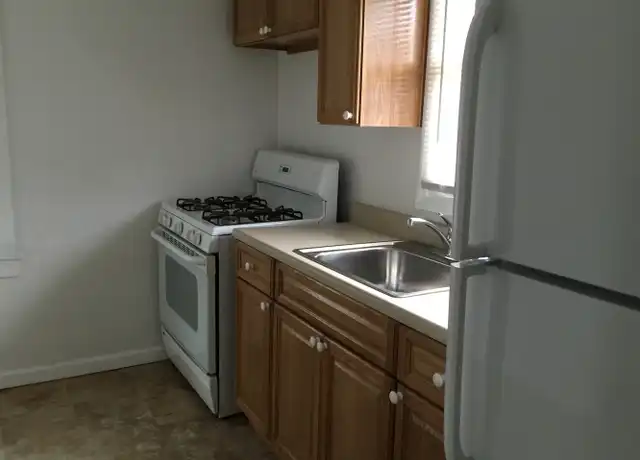 Property at 897 E Maiden St Unit 2, Washington, PA, 15301, 1 bed, 1 bath, [object Object]