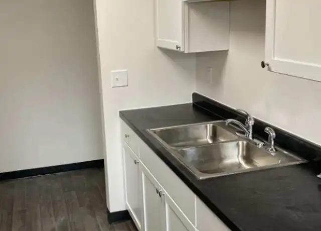 Property at 221 Freemont Ave SW Unit 221-25, Hutchinson, MN, 55350, 2 beds, 1 bath, [object Object]