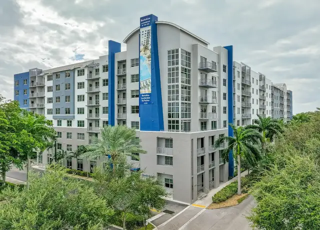 Photo of 2400 NE 65th St, Fort Lauderdale, FL 33308