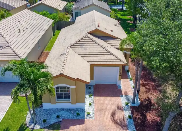 Property at 3025 NW 99th Pl, Doral, FL, 33172, 3 beds, 2 baths, [object Object]