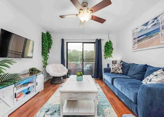 Property at 209 W Miracle Strip Pkwy, Mary Esther, FL, 32569, 2 beds, 1 bath, [object Object]