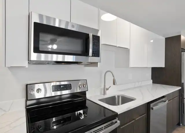 Property at 7710 N Sheridan Rd #406, Chicago, IL, 60626, 1 bed, 1 bath, [object Object]