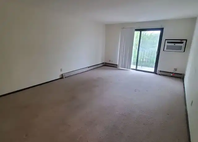 Property at 10500 W Fond du Lac Ave Unit 9, Milwaukee, WI, 53224, 2 beds, 1 bath, [object Object]