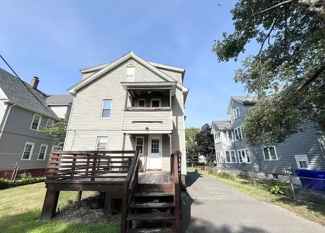 Property at 216 Oak Grove Ave Unit 2nd Floor, Springfield, MA, 01109, 3 beds, 1 bath, [object Object]