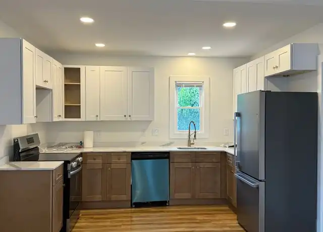 Property at 9 Colwell St Unit 2, Cranston, RI, 02920, 2 beds, 1 bath, [object Object]