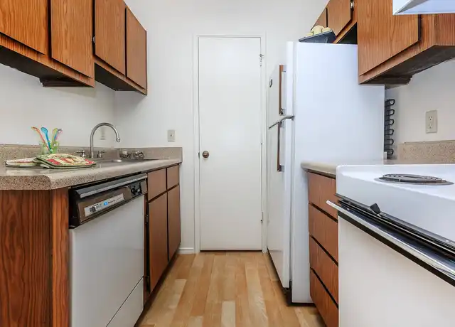Property at Carondelet Apartments - 6770 E Carondelet Dr, Tucson, AZ, 85710, 1-2 bed, 1-2 bath, [object Object]