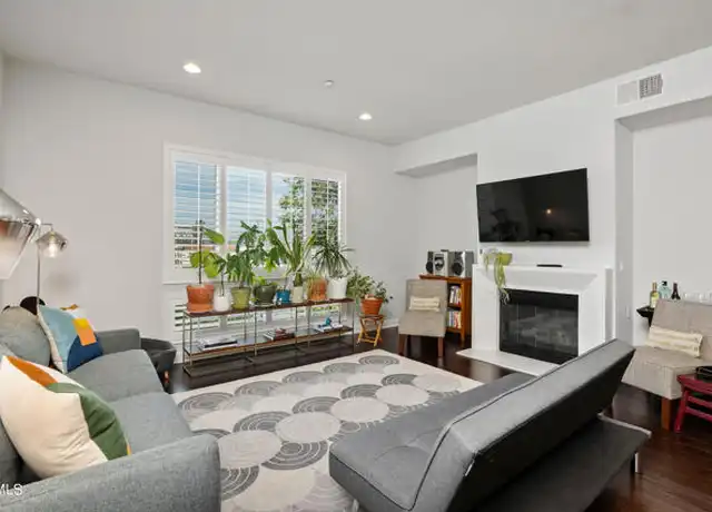 Property at 10878 Bloomfield St #310, North Hollywood, CA, 91602, 2 beds, 2 baths, [object Object]