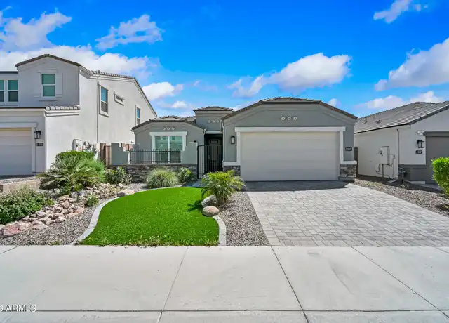 Property at 2111 E Questa Dr, Phoenix, AZ, 85024, 5 beds, 3 baths, [object Object]