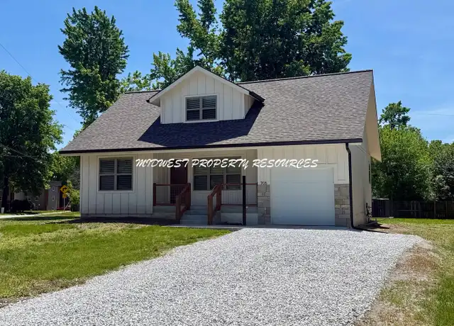 Property at 705 SW 6th St, Lees Summit, MO, 64081, 4 beds, 2 baths, [object Object]