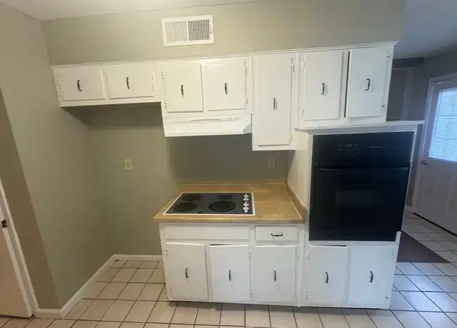 Property at 5303 Queen Anne Dr, Memphis, TN, 38135, 3 beds, 2 baths, [object Object]
