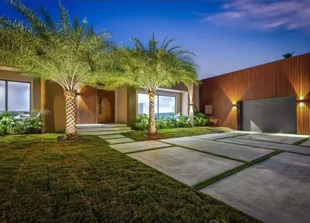 Property at 223 S Shore Dr, Miami Beach, FL, 33141, 6 beds, 6.5 baths, [object Object]