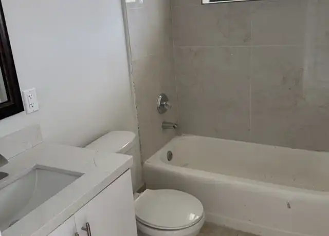 Property at 548 NW 7th Ave, Florida City, FL, 33034, 2 beds, 1 bath, [object Object]