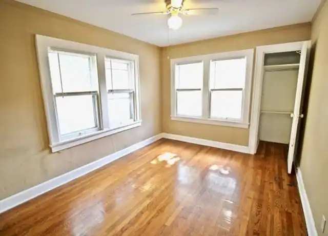 Property at 5125 Wyandotte St Unit 5125-2S, Kansas City, MO, 64112, 2 beds, 1 bath, [object Object]