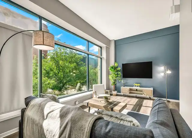 Property at Huron Square - 1001 Huron Rd E, Cleveland, OH, 44115, 1 bed, 1 bath, [object Object]