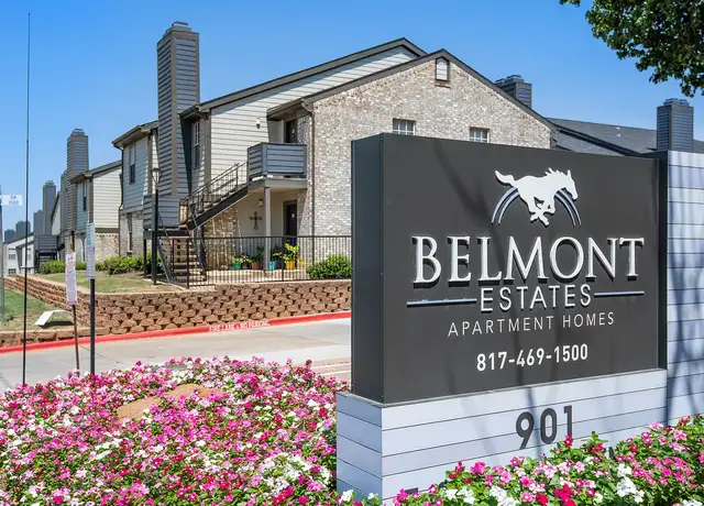 Photo of 901 Greenway Glen Dr, Arlington, TX 76012