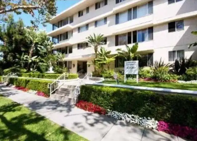 Property at Bedford Manor - 470 S Bedford Dr, Beverly Hills, CA, 90212, 2 beds, 2.5-3 baths, [object Object]