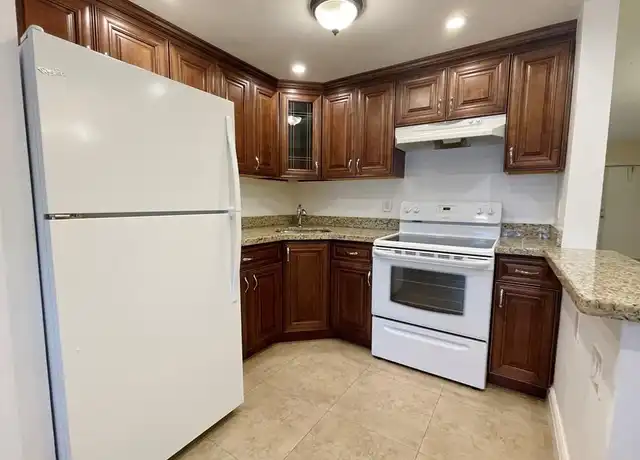 Property at 5201 NE 24th Ter #304, Fort Lauderdale, FL, 33308, 1 bed, 1 bath, [object Object]