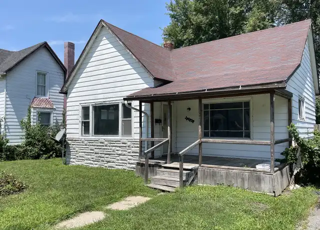 Property at 820 E Main St, Hoopeston, IL, 60942, 2 beds, 1 bath, [object Object]