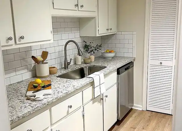 Property at Western Hills Apartments - 100 Watts Cir, Nashville, TN, 37209, 1-2 bed, 1-2 bath, [object Object]