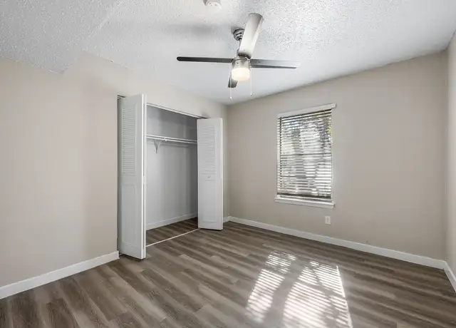 Photo of 708 Quail Wood Ln, Fort Worth, TX 76112