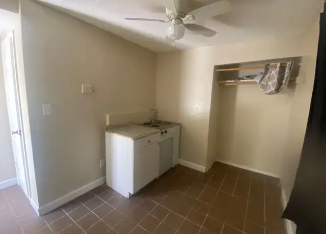 Property at 908 NE 17th Ter Unit 2, Fort Lauderdale, FL, 33304, 0 beds, 1 bath, [object Object]