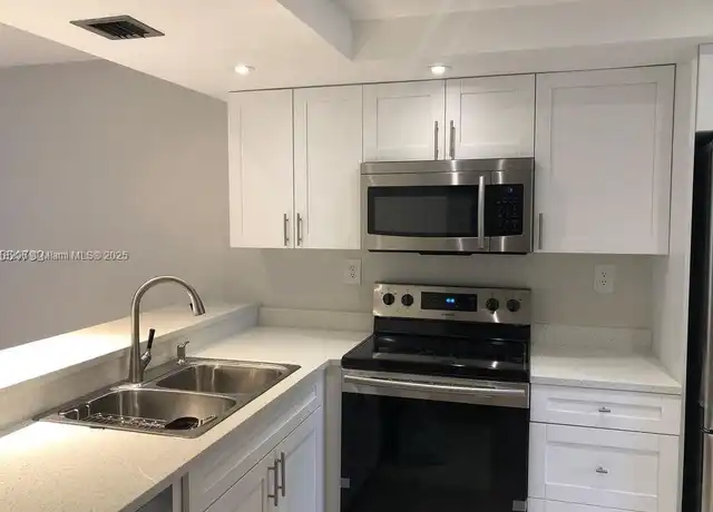 Property at 905 Southridge Rd Unit 104A, Delray Beach, FL, 33444, 2 beds, 2 baths, [object Object]