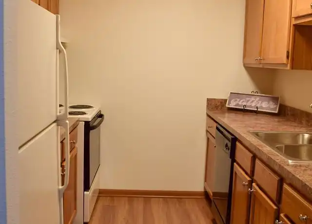Property at Cameron Heights Associates LLC - White Oak Cir, Menomonee Falls, WI, 53051, 1 bed, 1 bath, [object Object]