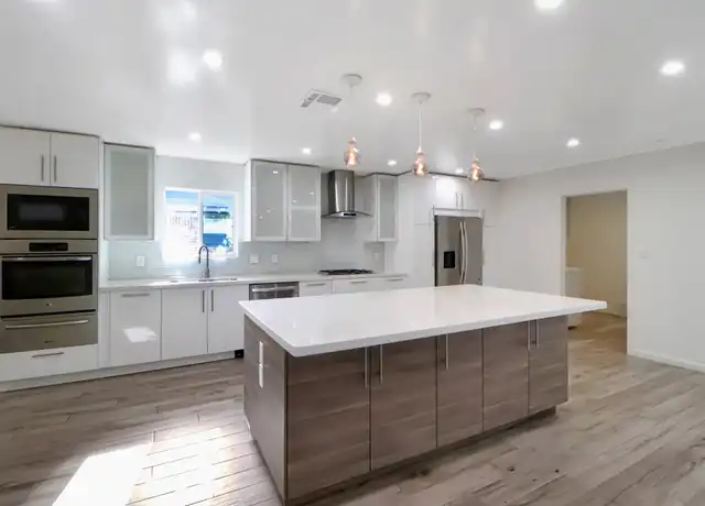 Property at 5602 Sylmar Rd, Houston, TX, 77081, 4 beds, 2 baths, [object Object]