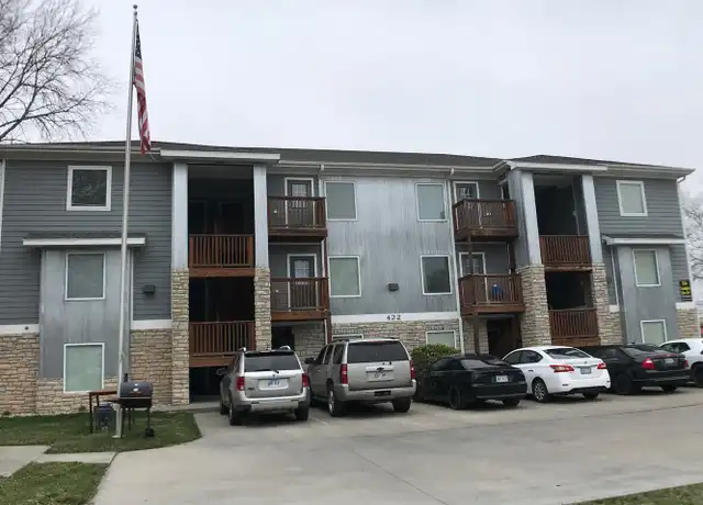 Property at 422 W 5th St Unit 3, Junction City, KS, 66441, 2 beds, 2 baths, [object Object]