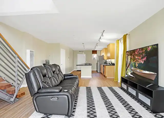 Property at 285 N Ventura Ave #14, Ventura, CA, 93001, 1 bed, 1 bath, [object Object]