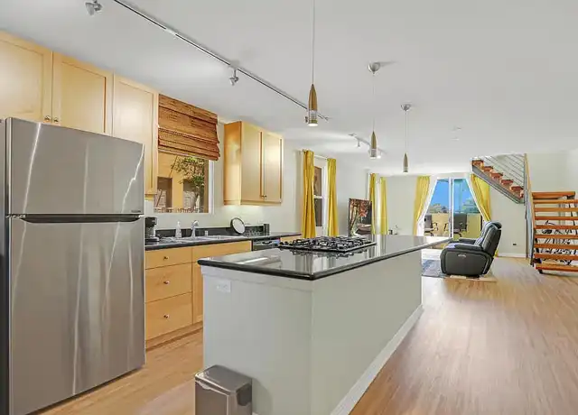Property at 285 N Ventura Ave #14, Ventura, CA, 93001, 1 bed, 1 bath, [object Object]