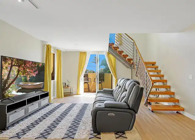 Property at 285 N Ventura Ave #14, Ventura, CA, 93001, 1 bed, 1 bath, [object Object]