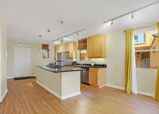 Property at 285 N Ventura Ave #14, Ventura, CA, 93001, 1 bed, 1 bath, [object Object]
