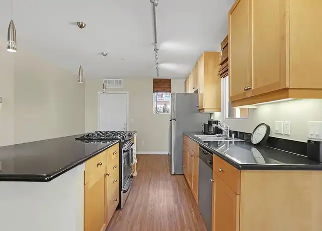 Property at 285 N Ventura Ave #14, Ventura, CA, 93001, 1 bed, 1 bath, [object Object]