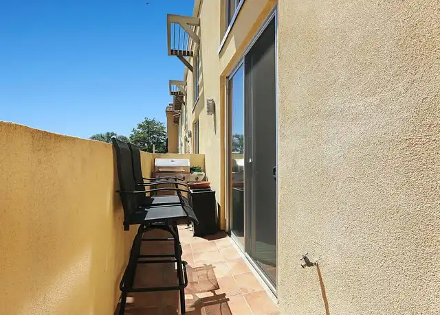 Property at 285 N Ventura Ave #14, Ventura, CA, 93001, 1 bed, 1 bath, [object Object]