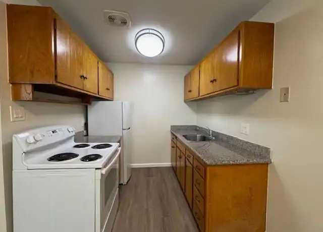 Property at 149 Montecito Ave Unit 103, Oakland, CA, 94610, 2 beds, 1 bath, [object Object]