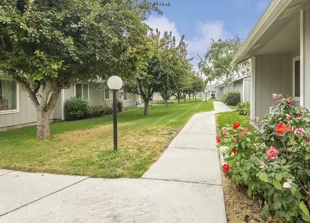Property at 116 S Ash Ave Unit 102, Warden, WA, 98857, 2 beds, 1 bath, [object Object]