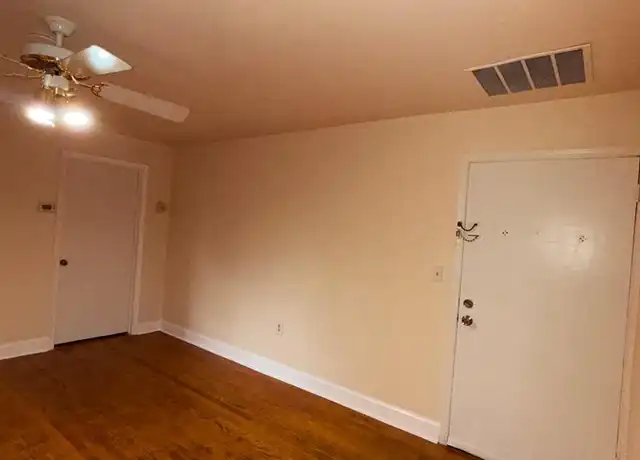 Property at 47060 Leesburg Pike Unit 101, Sterling, VA, 20164, 2 beds, 1 bath, [object Object]