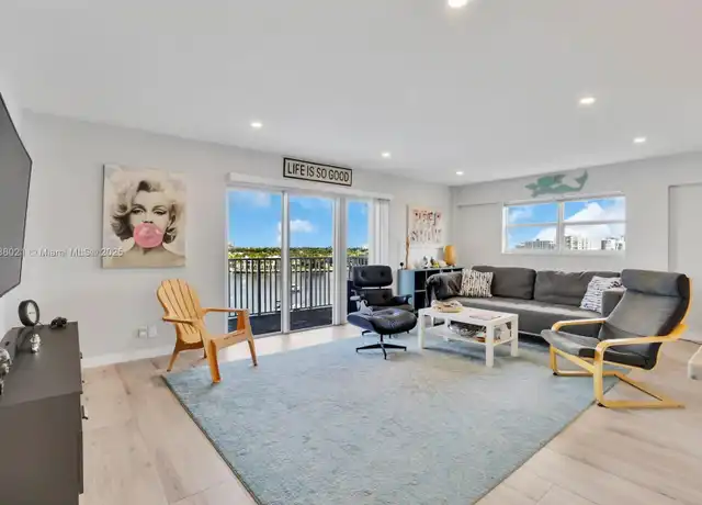 Property at 95 N Birch Rd #703, Fort Lauderdale, FL, 33304, 1 bed, 1 bath, [object Object]