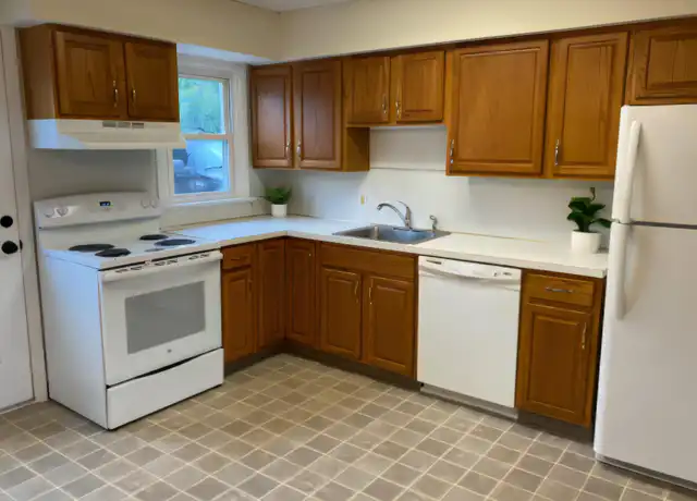 Property at 650 E Broad St Unit 1, Quakertown, PA, 18951, 2 beds, 1 bath, [object Object]