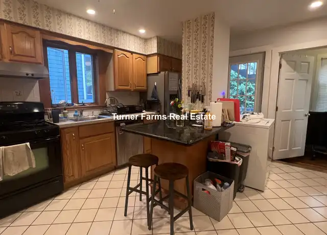 Property at 24 Chetwynd Rd Unit 1, Somerville, MA, 02144, 4 beds, 1 bath, [object Object]